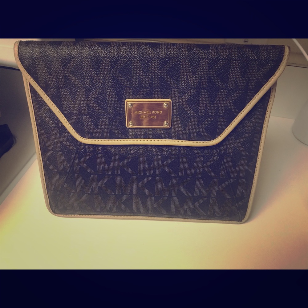 Michael Kors Clutch
